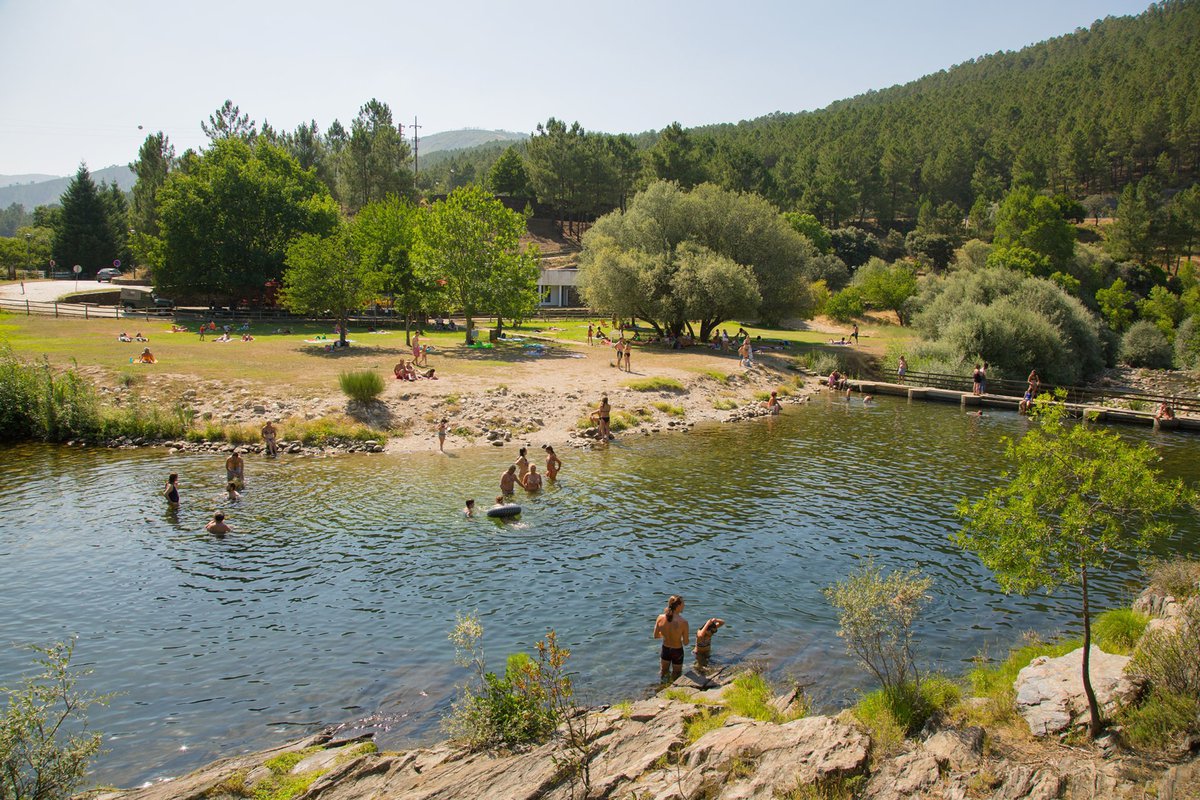 Relva da Reboleira river beach