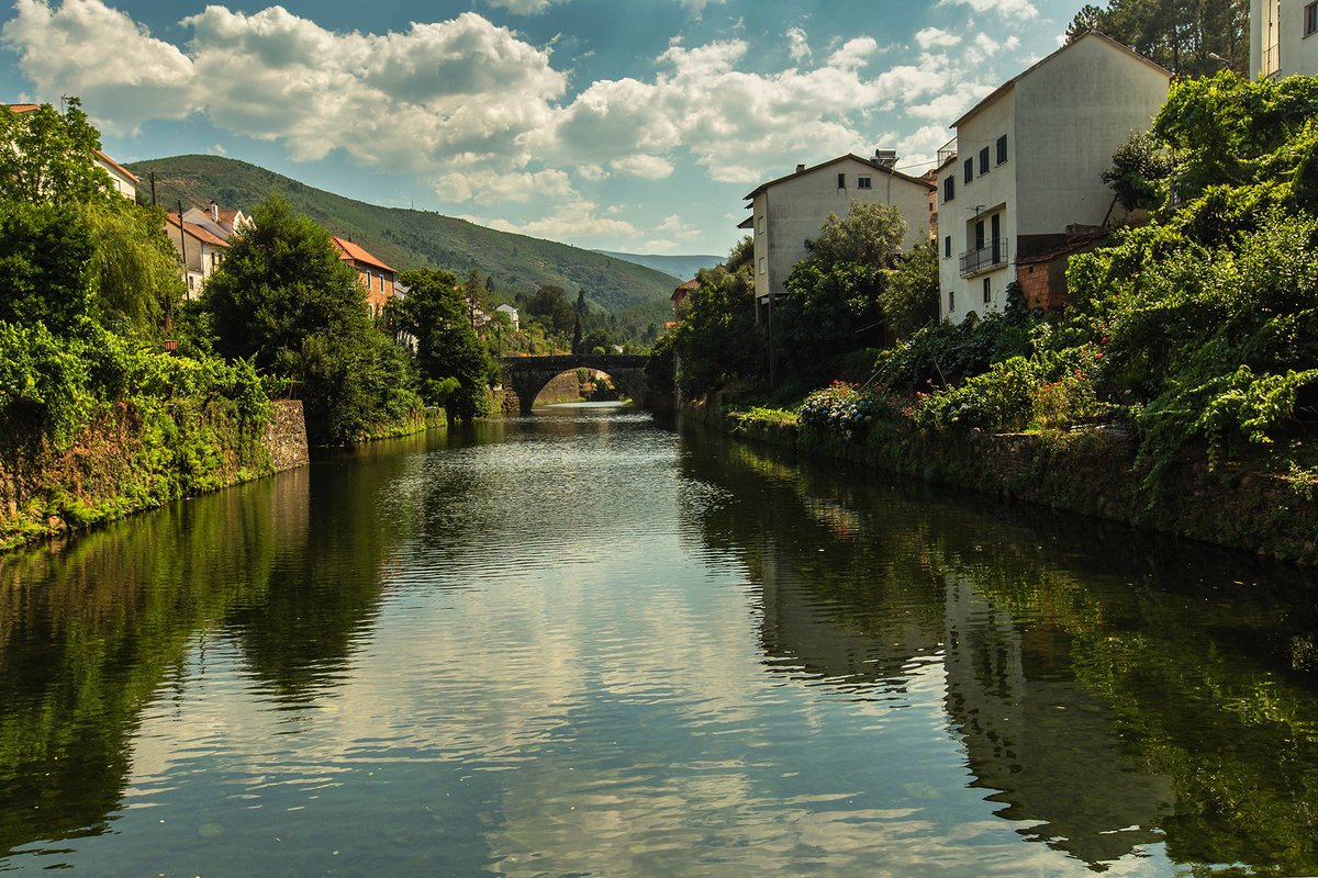 Vista sob o Rio Alvoco e Vide